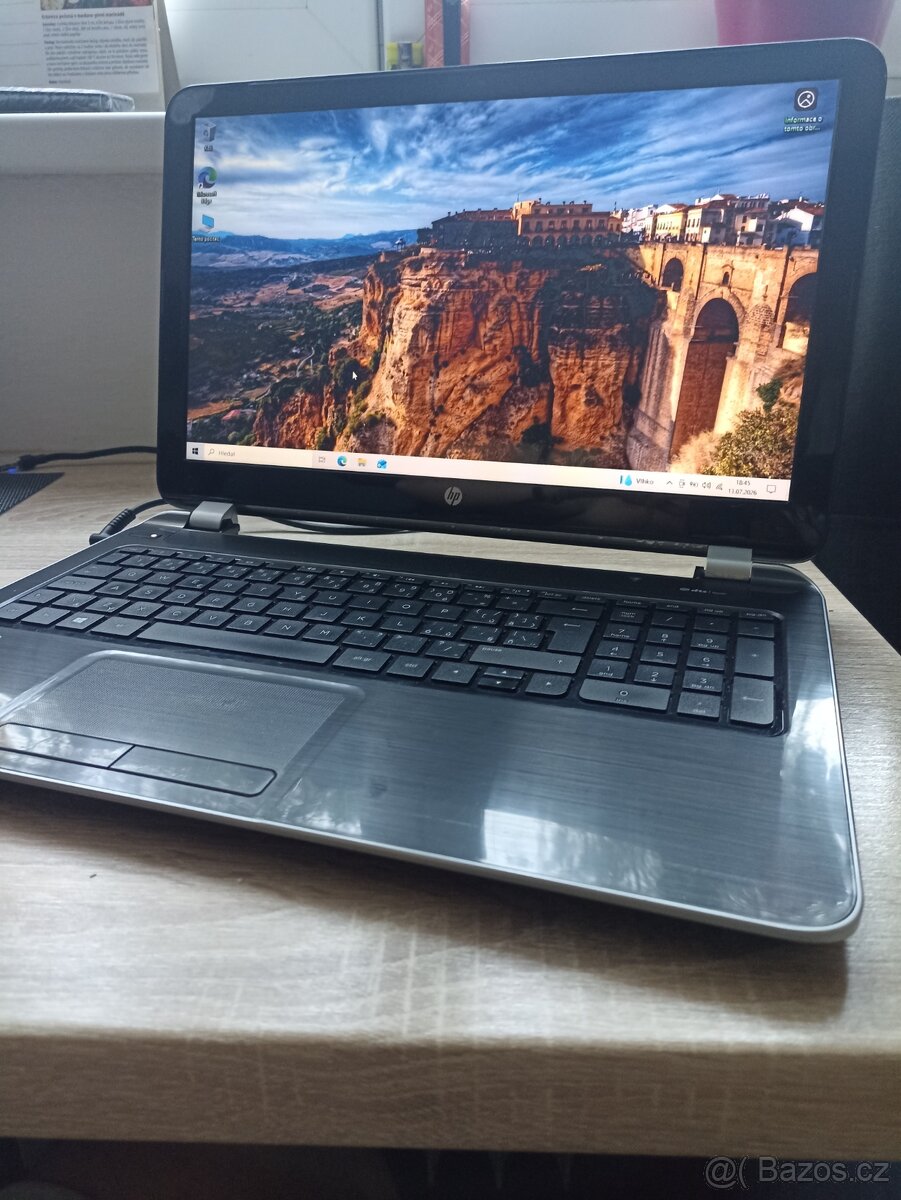 HP Pavilion 15-n200sc - 2