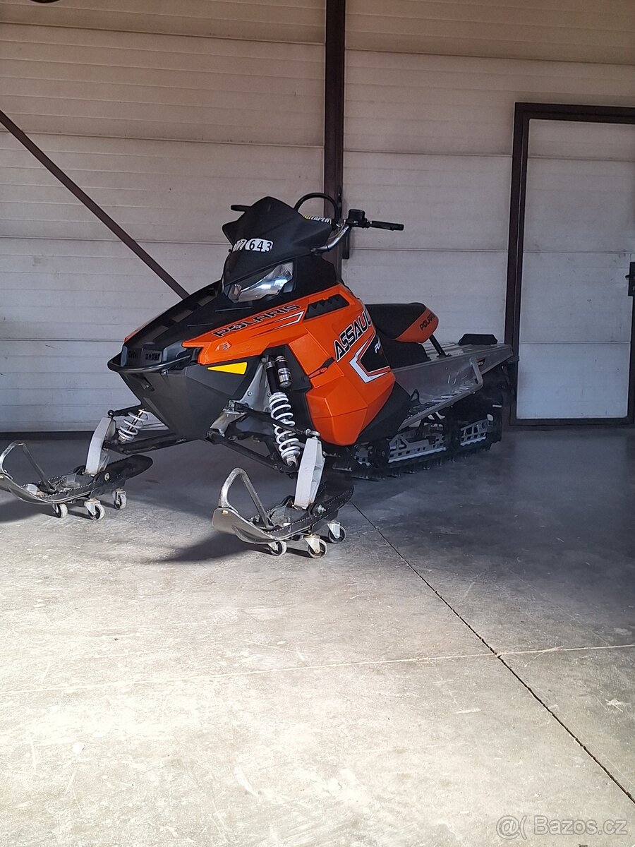 Polaris Assault RMK 800 - 2