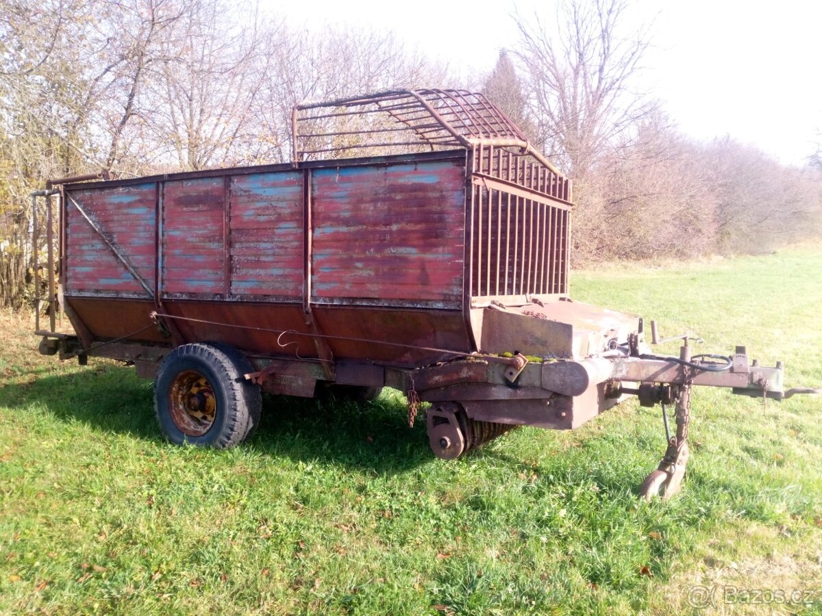 Sběrací vůz na seno , trávu - 2