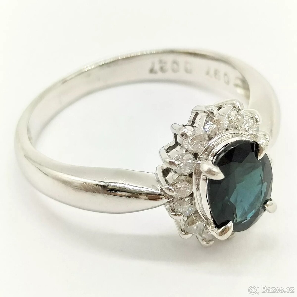 LUXUSNÍ PLATINOVÝ DIAMANTOVÝ PRSTEN SE SAFÍREM - 2