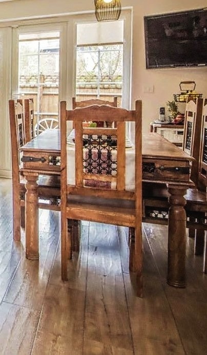 Jídelní stůl z masívu s 6ti židlemi - 2