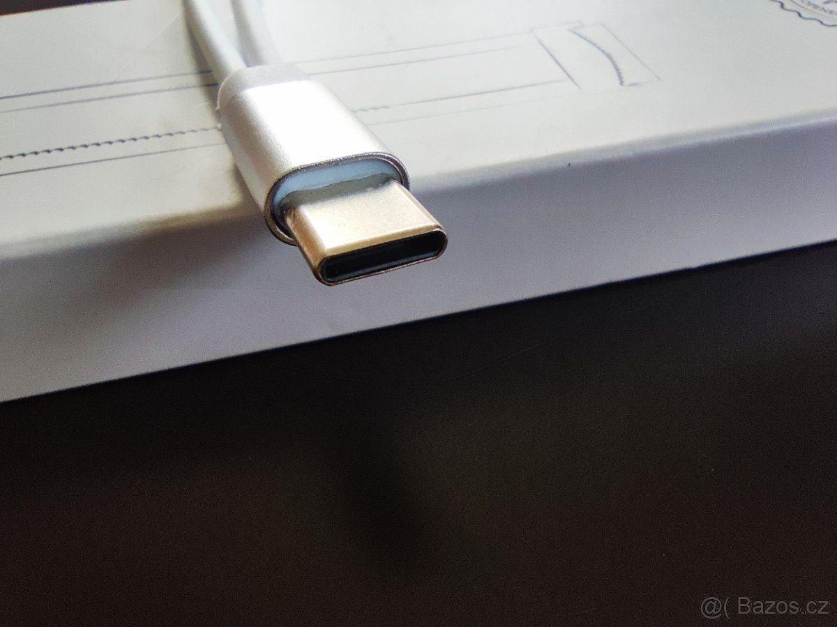 Převodník USB-C na jack 3,5mm + USB C nabíjení - 2