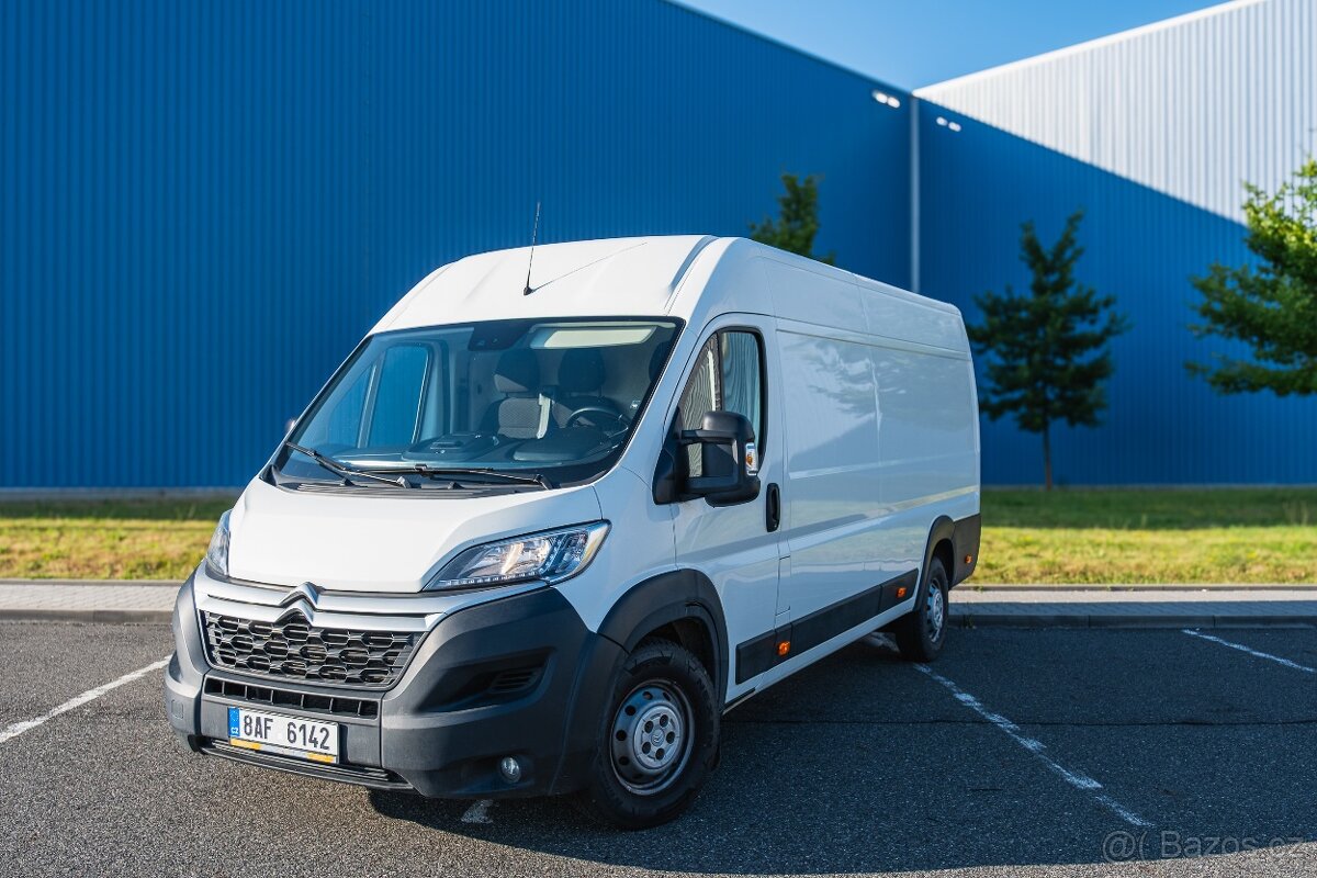 Půjčte si extra dlouhou dodávku Citroen Jumper L4H2 - 2