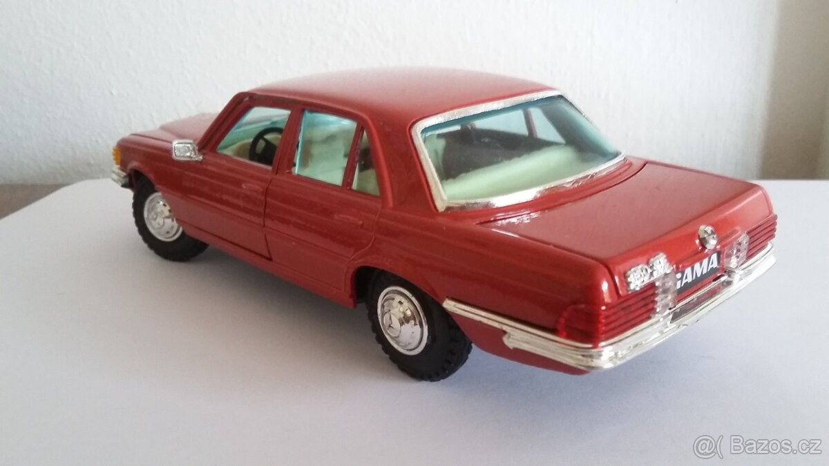 Starý model Gama Mercedes 450 SE - 2