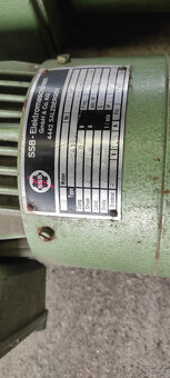 Motor s převodovkou - 2