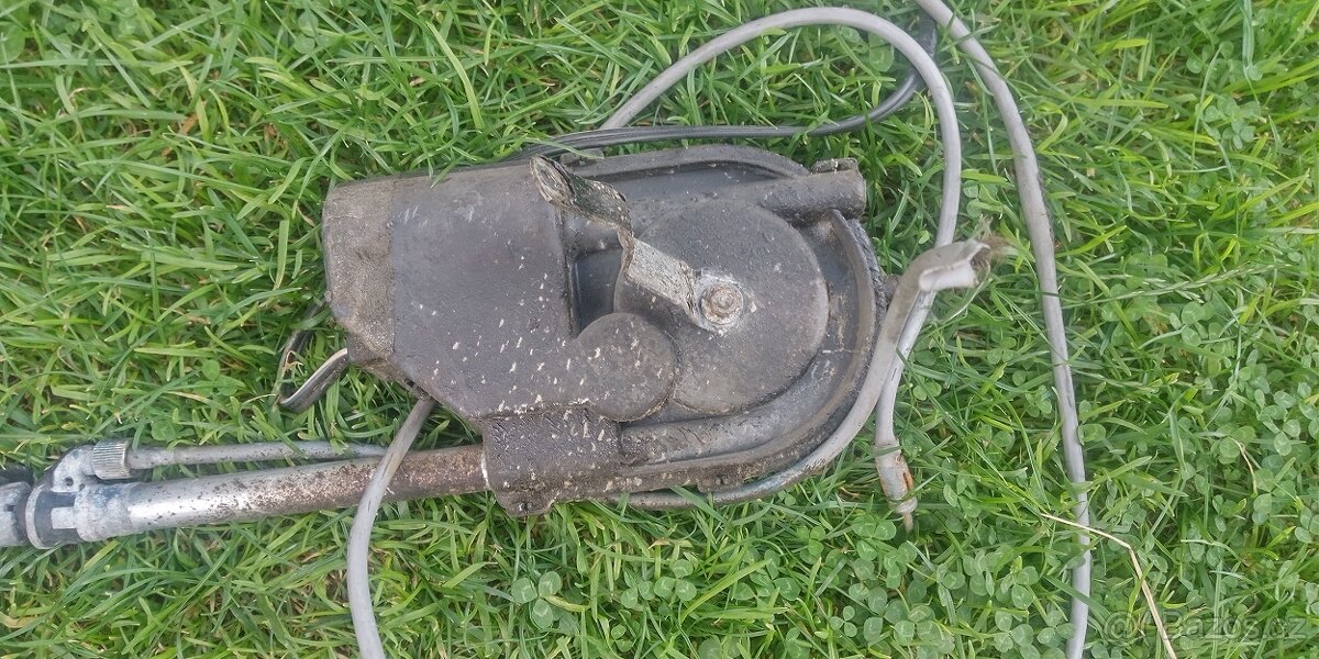 Bosch stará elektr.vysouvaci anténa. - 2
