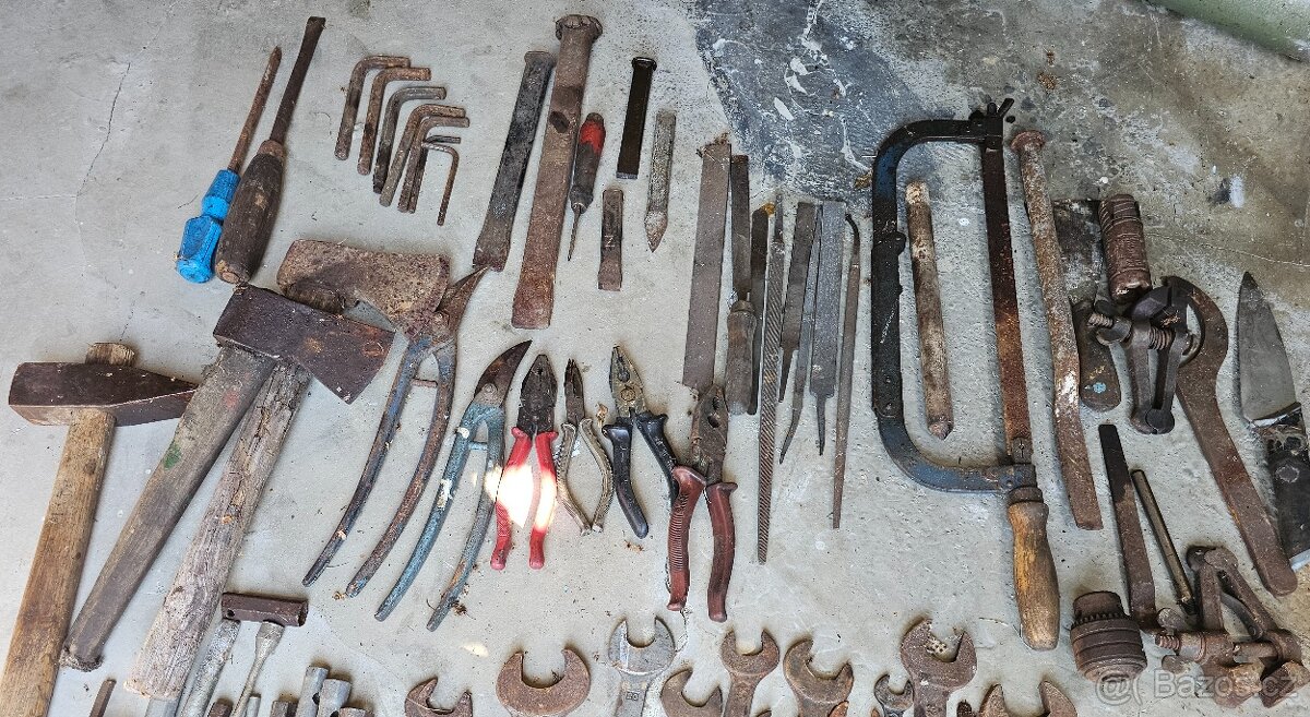 Prodám hromadu nářadí do dílny. - 2