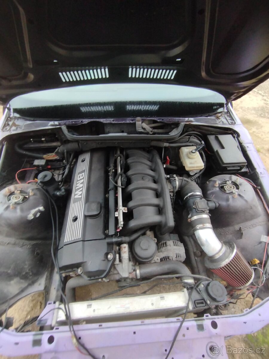 BMW E36 323 coupe 3ks - 2