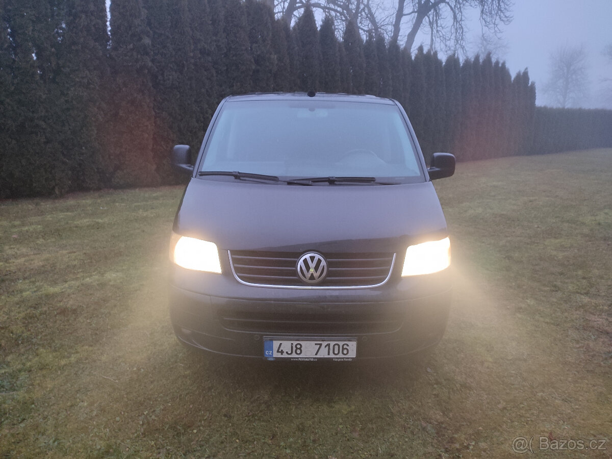 VW Multivan T5 2.5 128kw Highline - 2