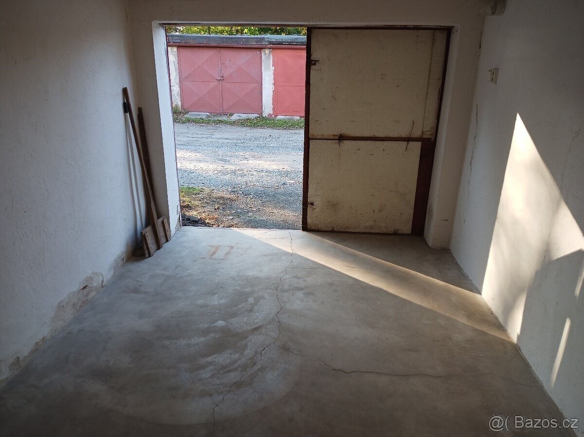 Garáž, Hradec Králové, U letiště - 2