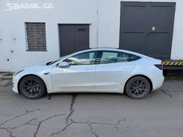 Tesla Model 3 Long Range,AWD,SOH 94%,75kWh,Záruka. - 2