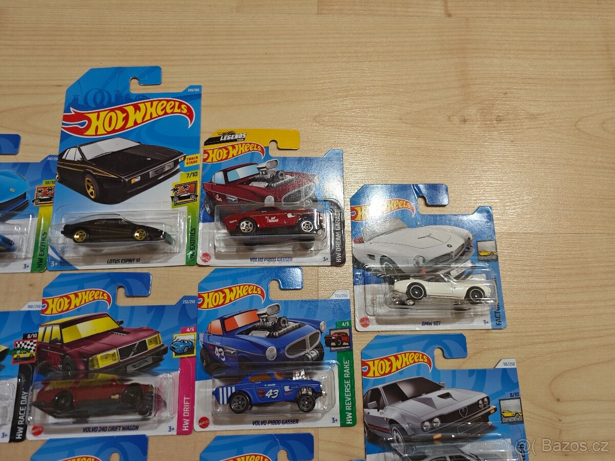 Hot wheels autíčka - 2