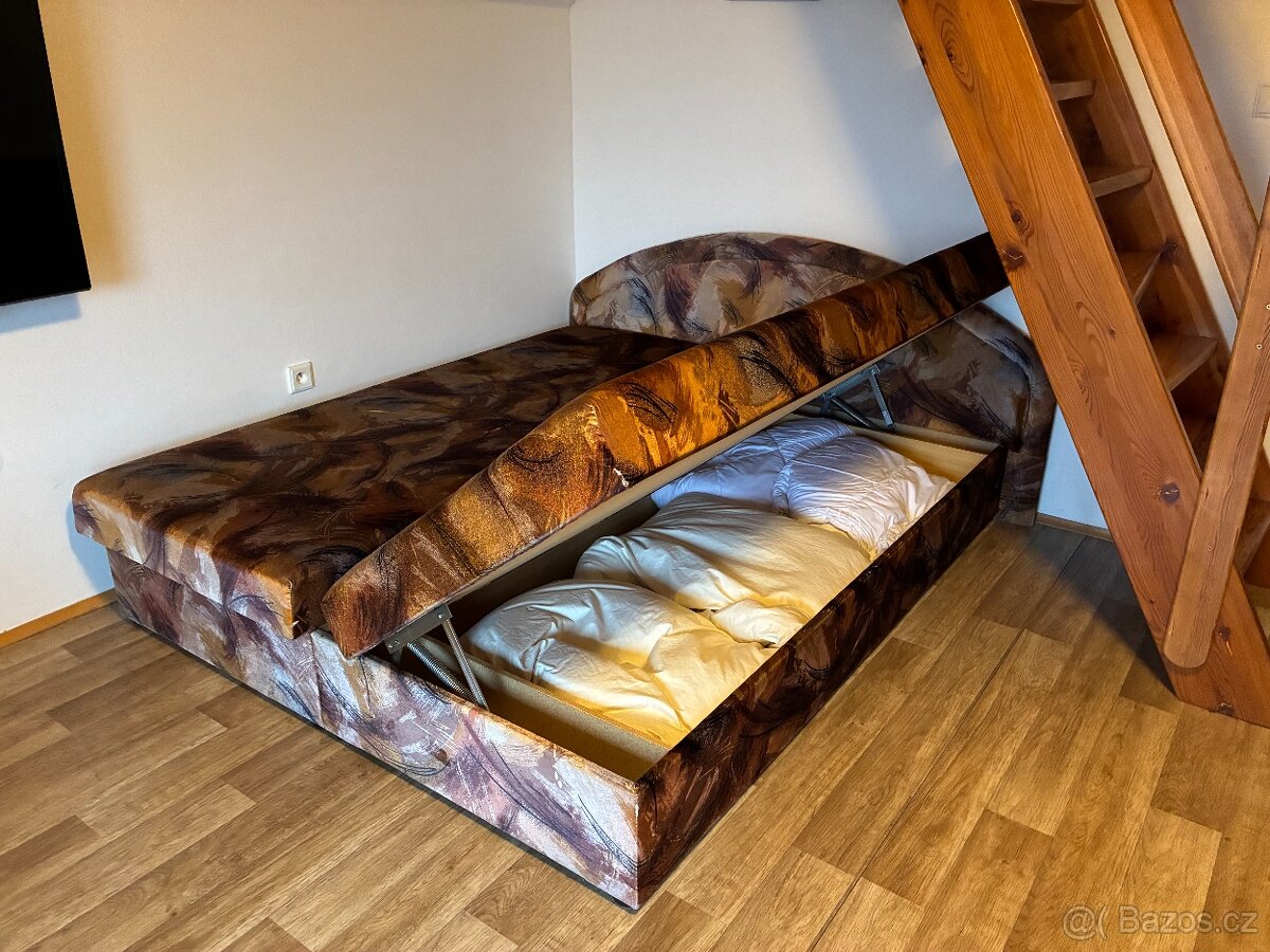 Dvoulůžková postel - 2