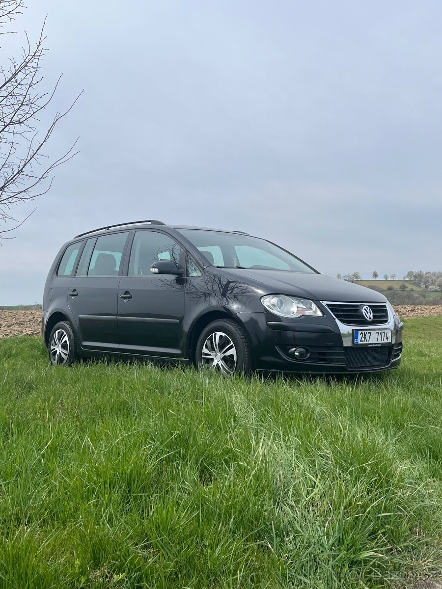 Volkswagen Touran - 2
