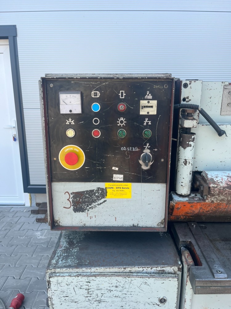 37. Tabulové nůžky NTC 2500/4 - 2