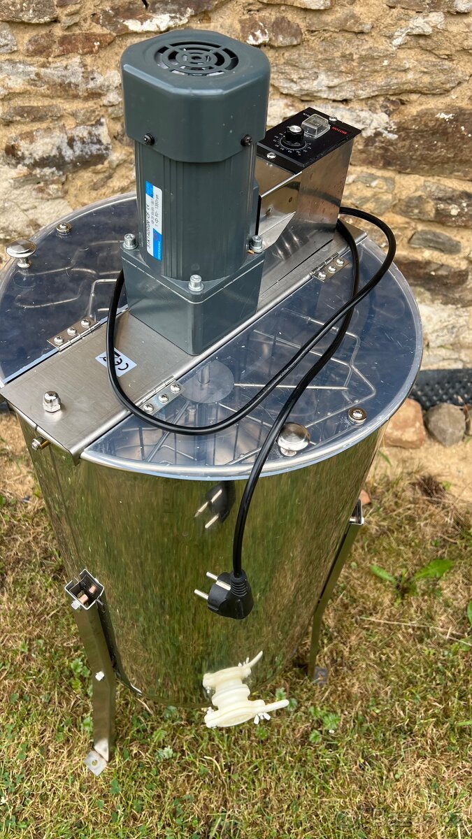 Medomet elektrický - třírámkový - 2