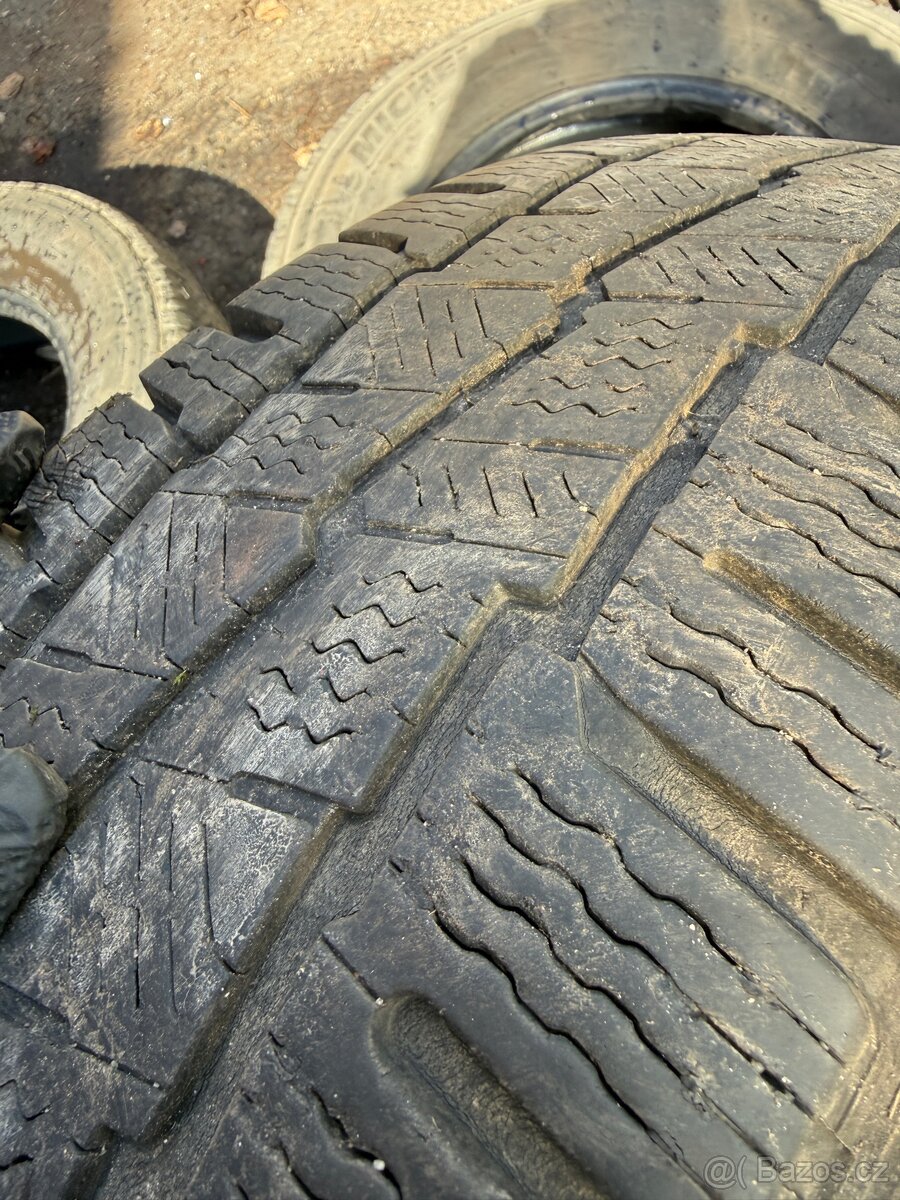 Zimní gumy 225/75 R16 - 2