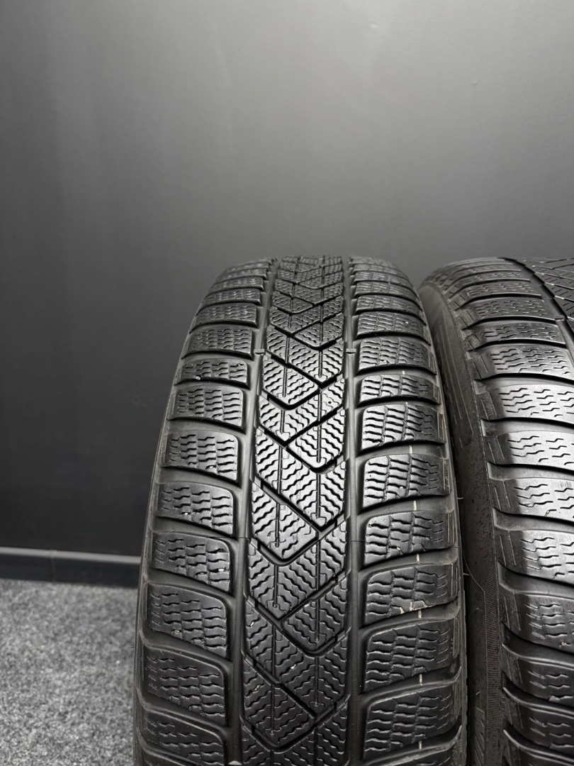 Sada pneu Pirelli 225/60/18 104H - 2