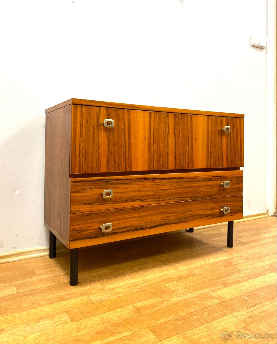 Retro komoda Interiér - 2