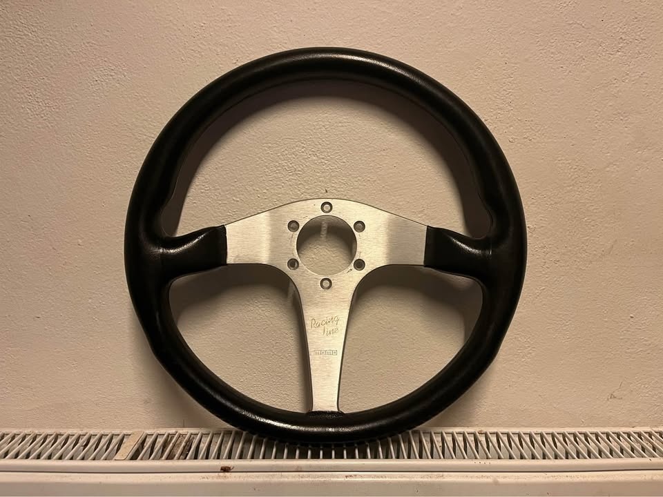 Volant momo 350mm - 2
