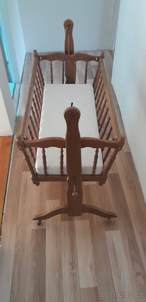 Historická kolébka pro děti - 2