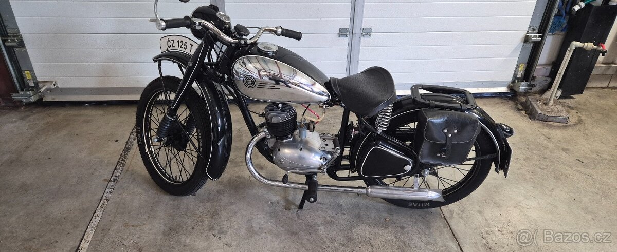 ČZ 125 veterán - 2
