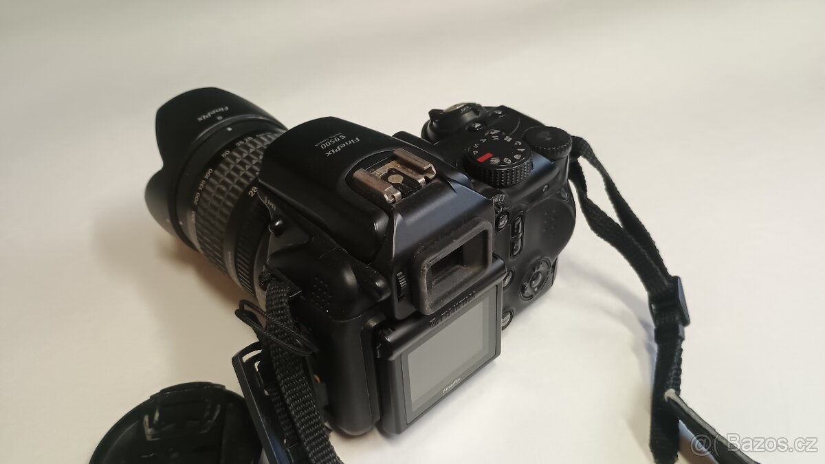 Fuji Finepix S9500, zoom 28-300 - 2