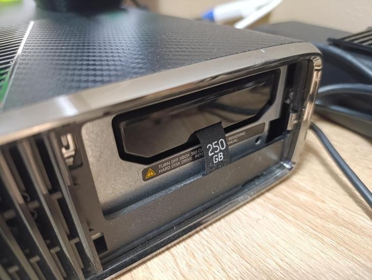 Xbox 360S 250Gb + 8her a Kinect - 2