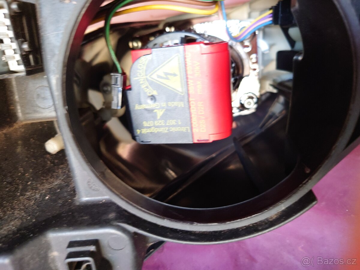 Xenonové světlo světlomet Peugeot 407 - 2