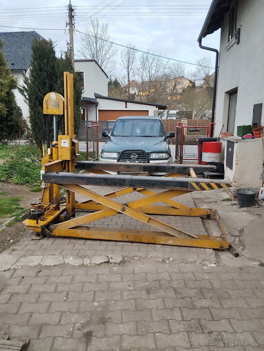 Hever mobilní nůžkový 2t záruka 2roky - 2