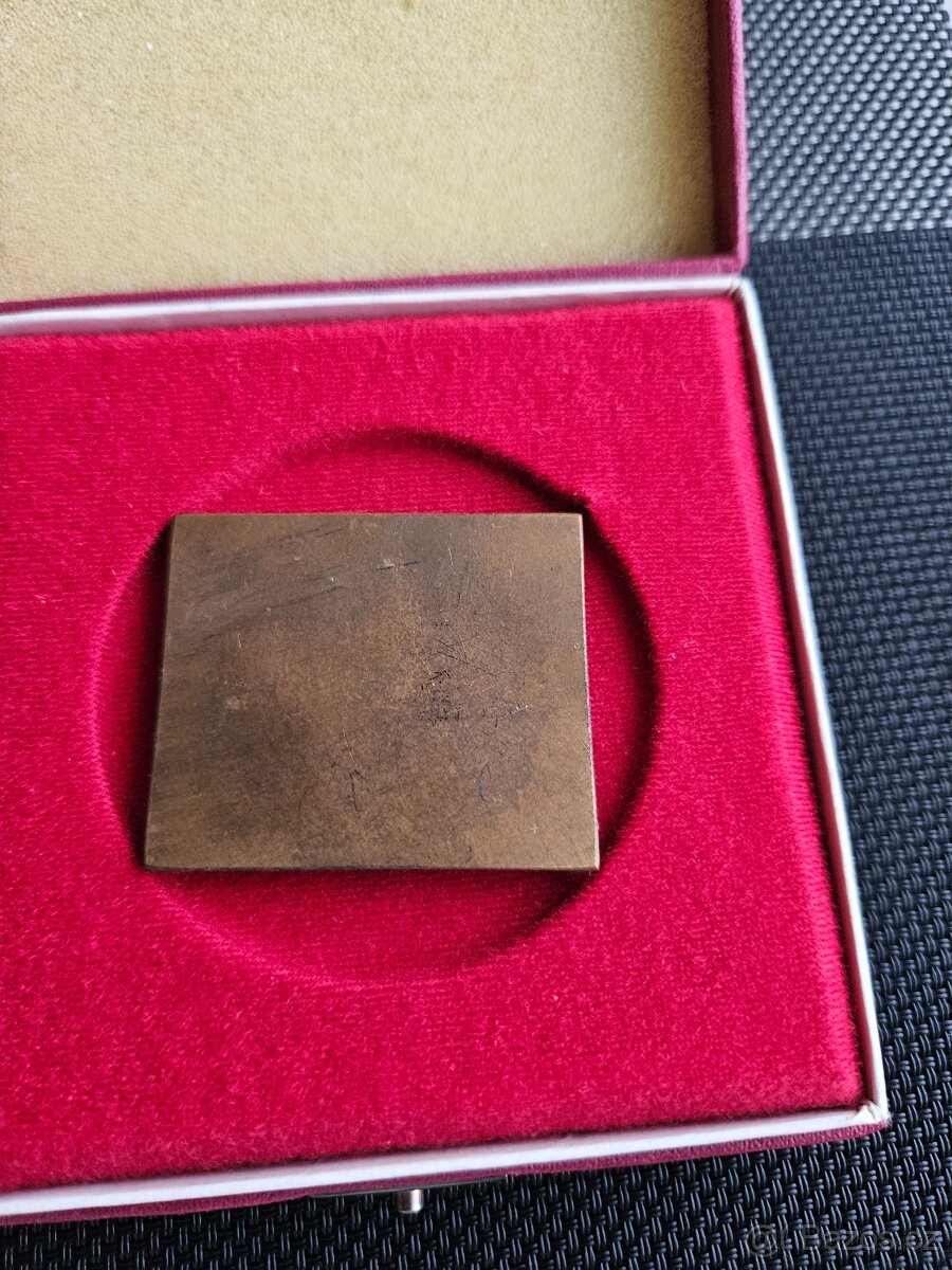 Vyznamenání, medajle a odznaky - 2