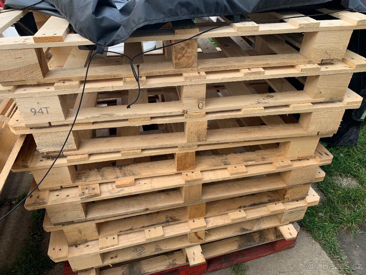 Palety ze stavebniho materialu - 2