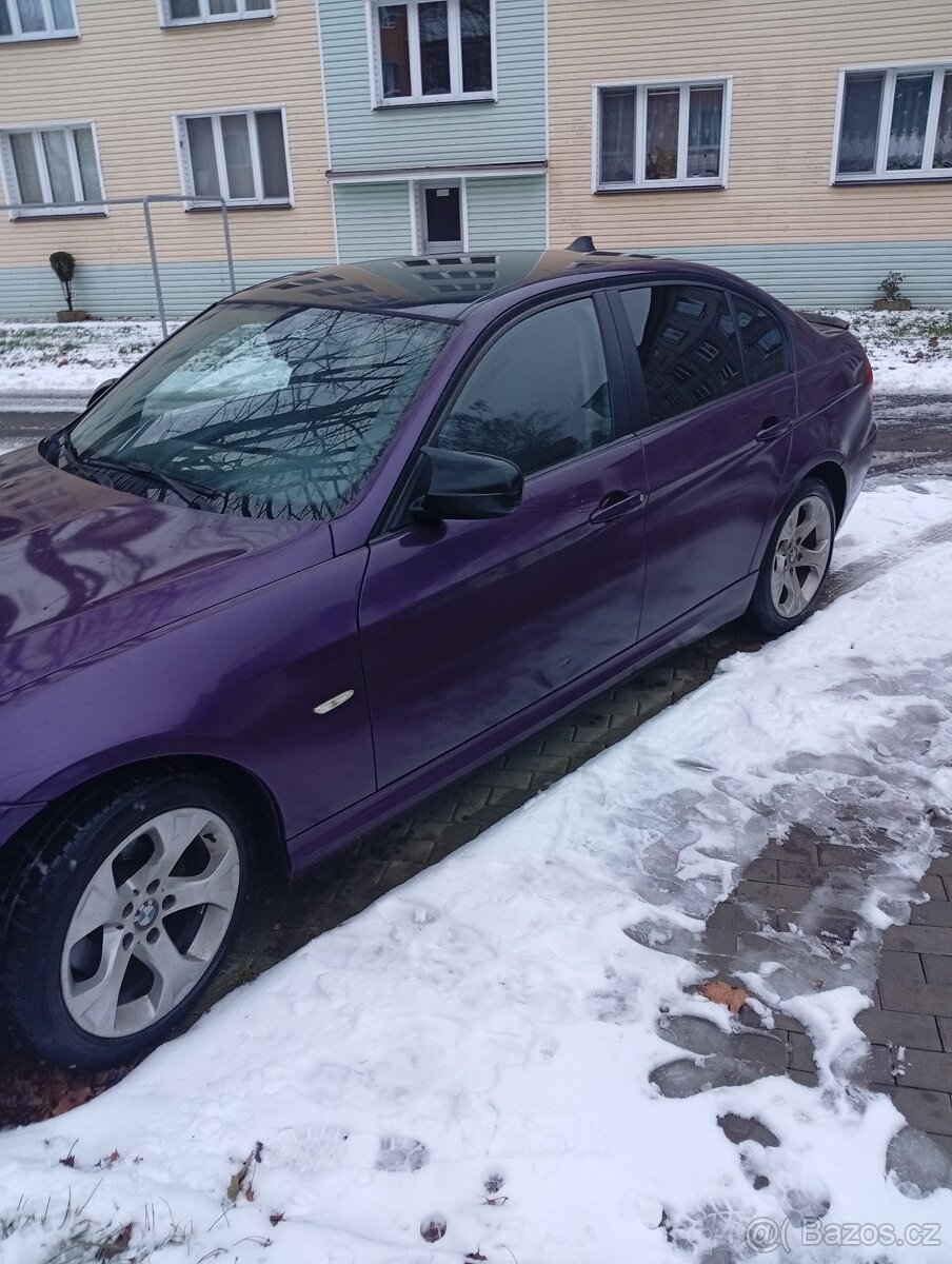 BMW e91 318 D 2009 2.0 nafta 105kW - 2