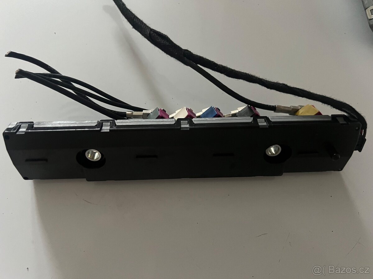 4L0035225F,4L0035225J anténní zesilovač AUDI Q7 4L - 2