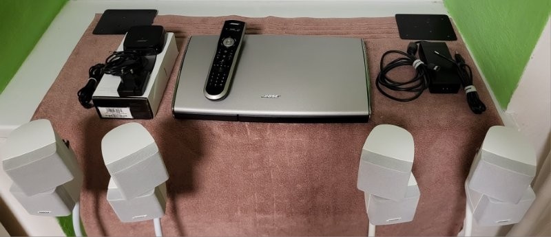 Prodám set repro BoseLifestyle T20 stojany a Bose BT adp. - 2