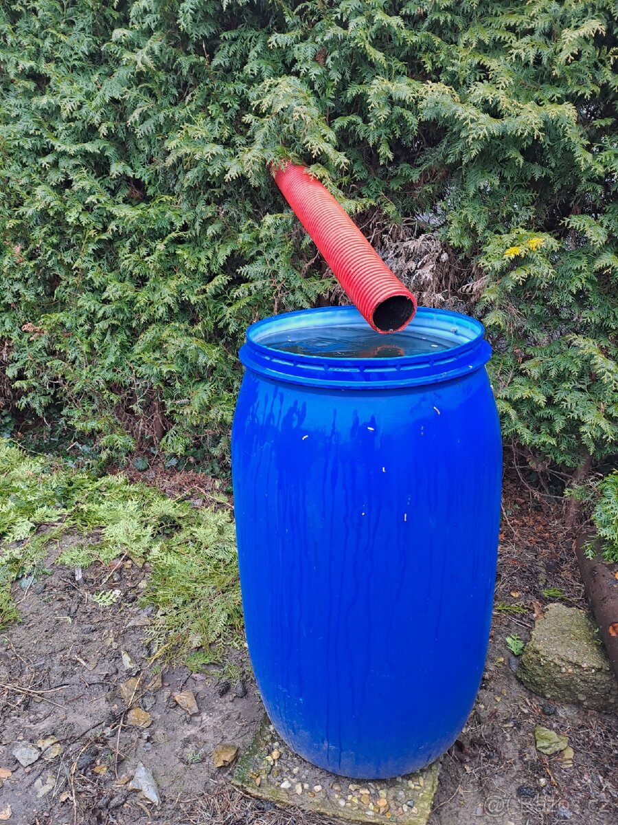 Plastové sudy se šroubovací vikem - 2