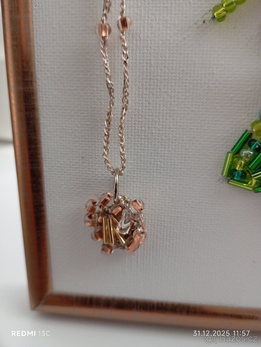 Náhrdelník s přívěskem - 2