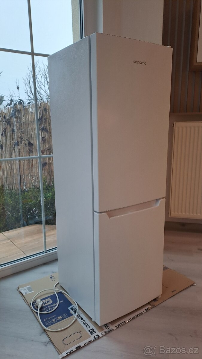 Lednice s mrazákem Concept - 2