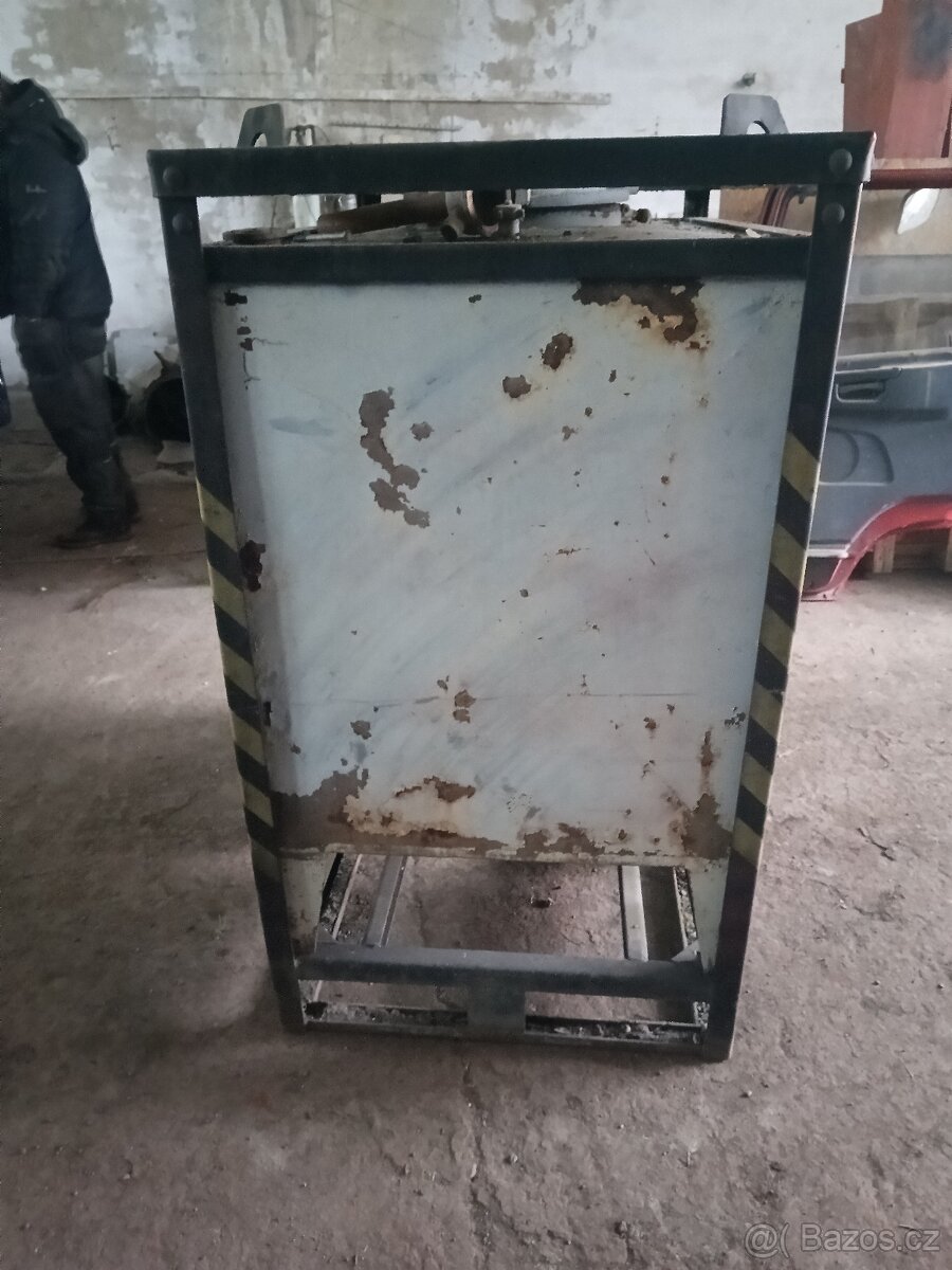 Prodám 600l vyjetého oleje - 2