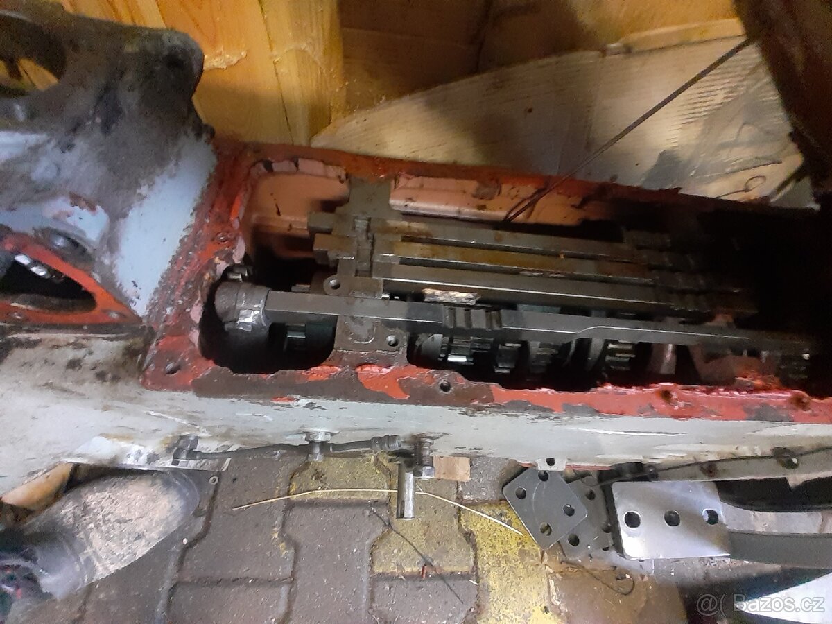 Převodovka zetor 6718 a má ještě nasobič - 2