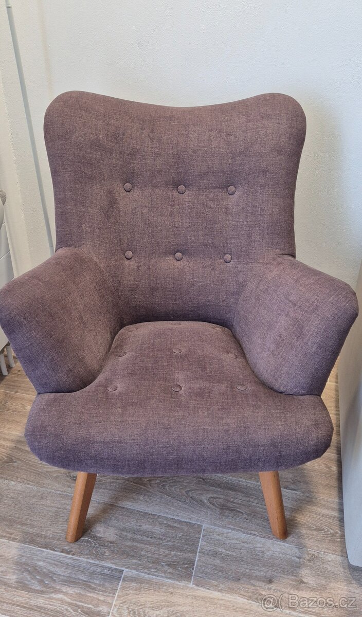 Polstrované křeslo - 2