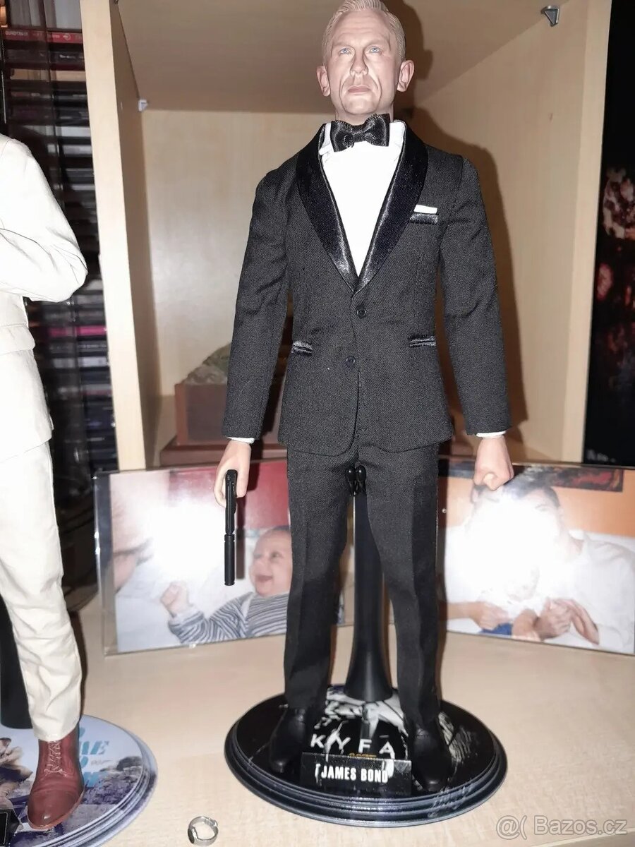 1/6 James Bond - 2