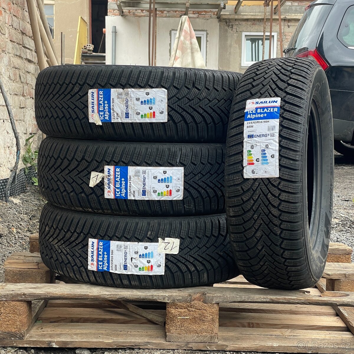 Nove Zimni pneu 215/65 R16 98H Sailun - 2