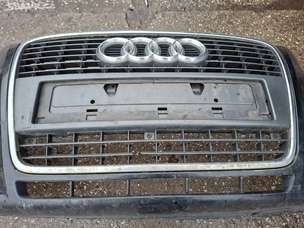 Přední nárazník Audi A4B7 černý - 2