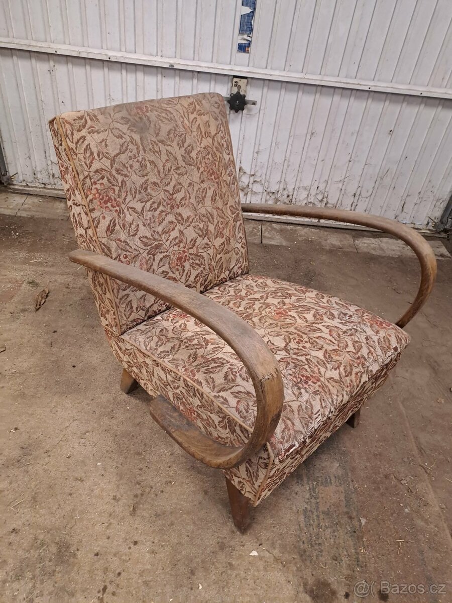 Křeslo Halabala k renovaci.K vyzvednutí v Žatci, 606 247 137 - 2