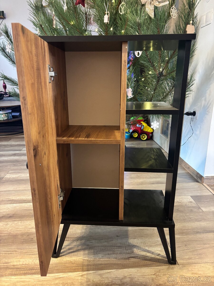 Konferenční stůl se skřínkou - 2