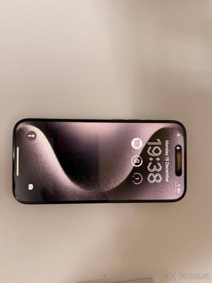 iPhone 15 Pro Black Titanium 256GB - 2