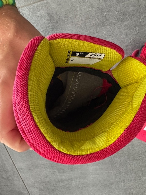 Prodám hokejové rukavice Bauer Supreme MACH YTH 9" - 2