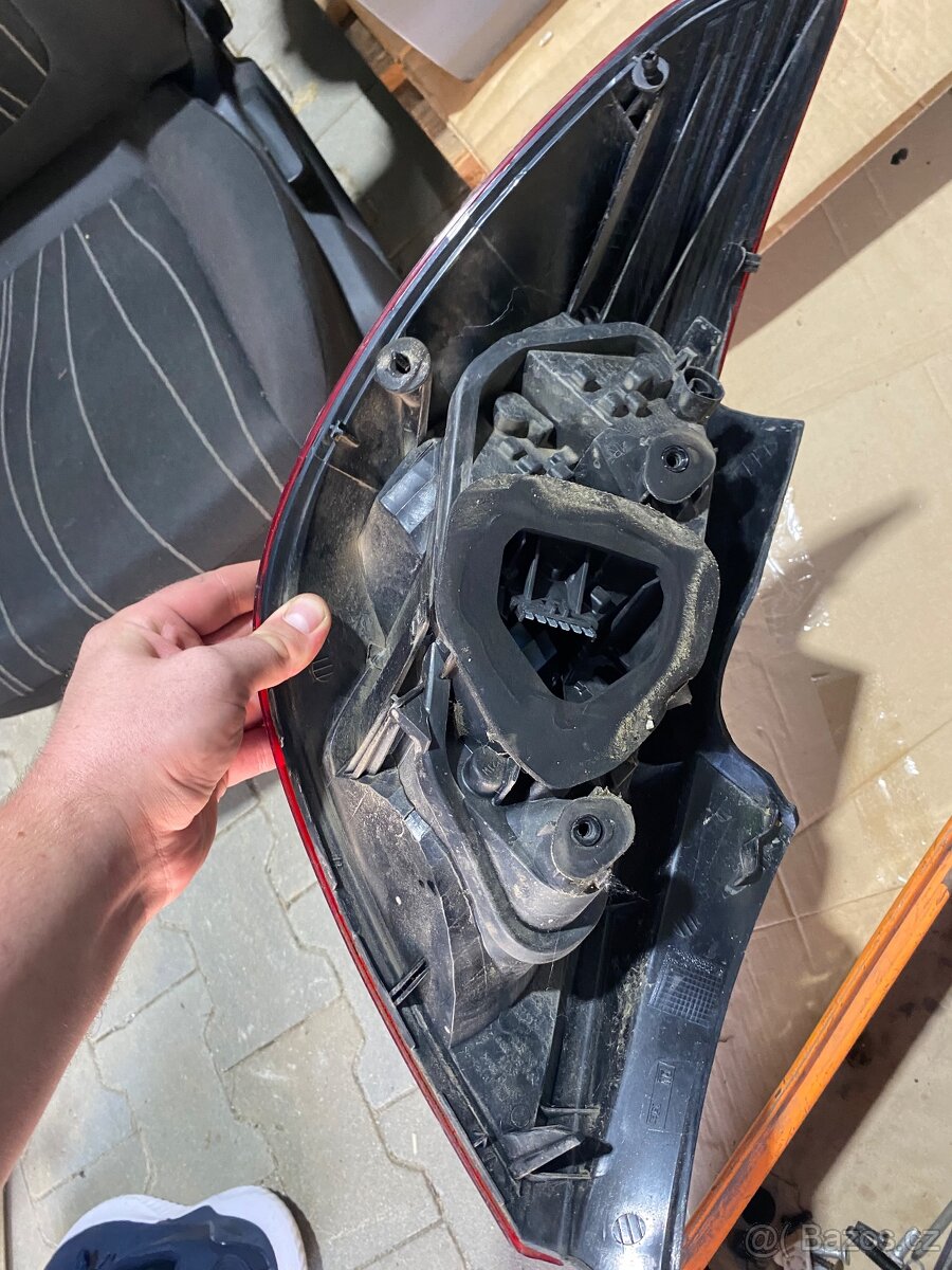Pravé zadní světlo Opel Corsa D- 5ti dvéř. - 2