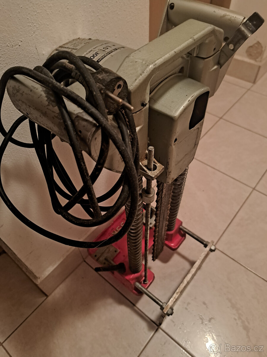 Drážkovací a dlabací žetězová frézka - 2